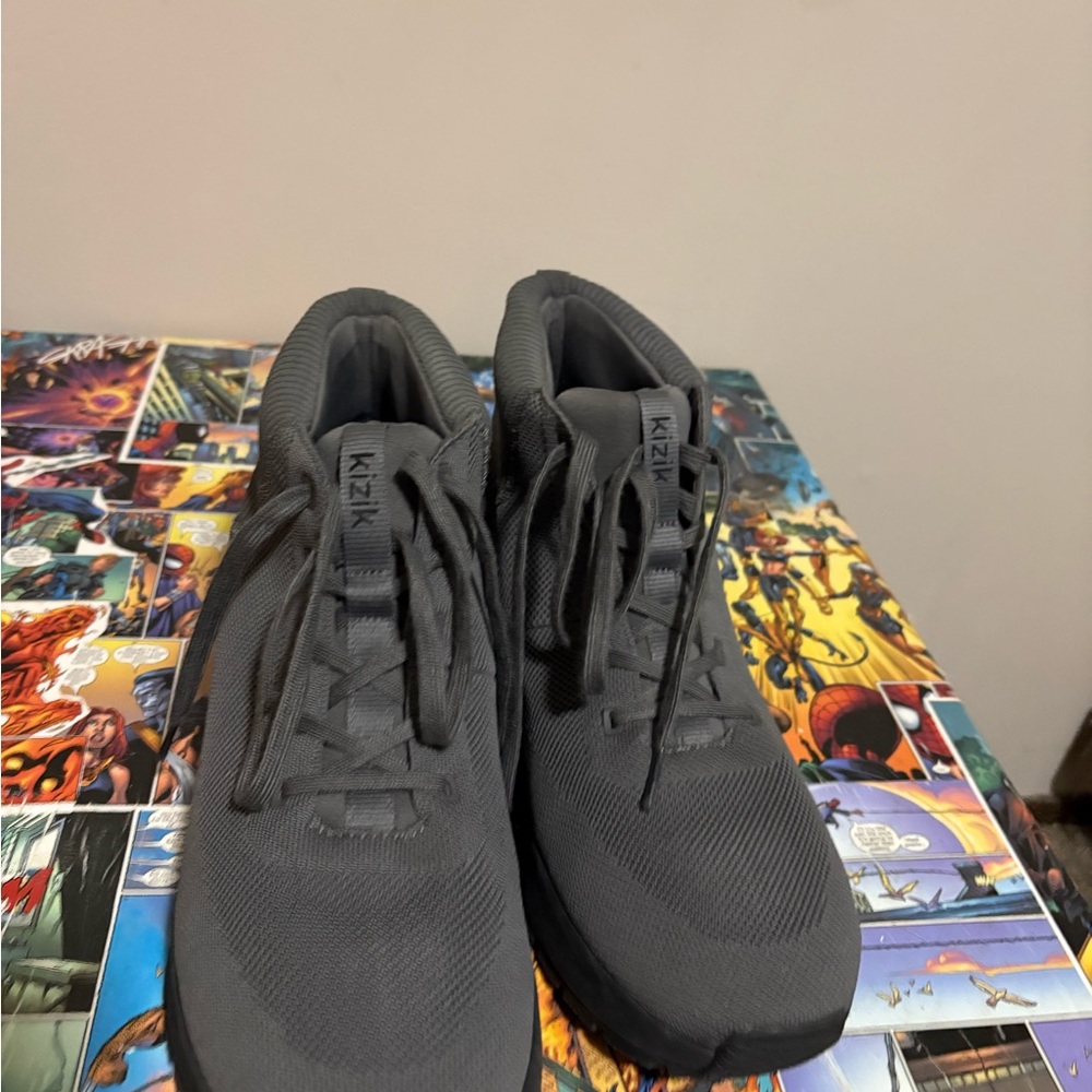 Kizik Men's Black Sneakers